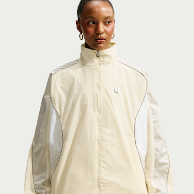 Nike Sportswear Women's Woven Jacket. Nike IL